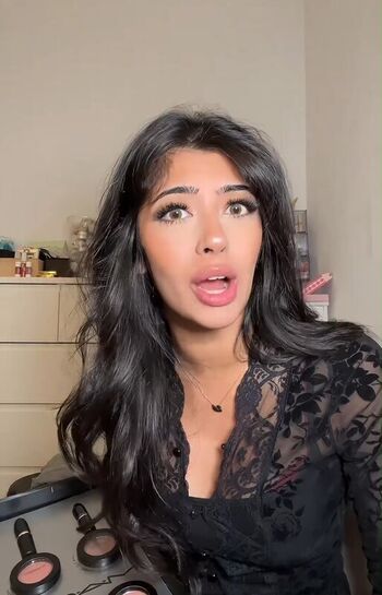 Aliza Shan