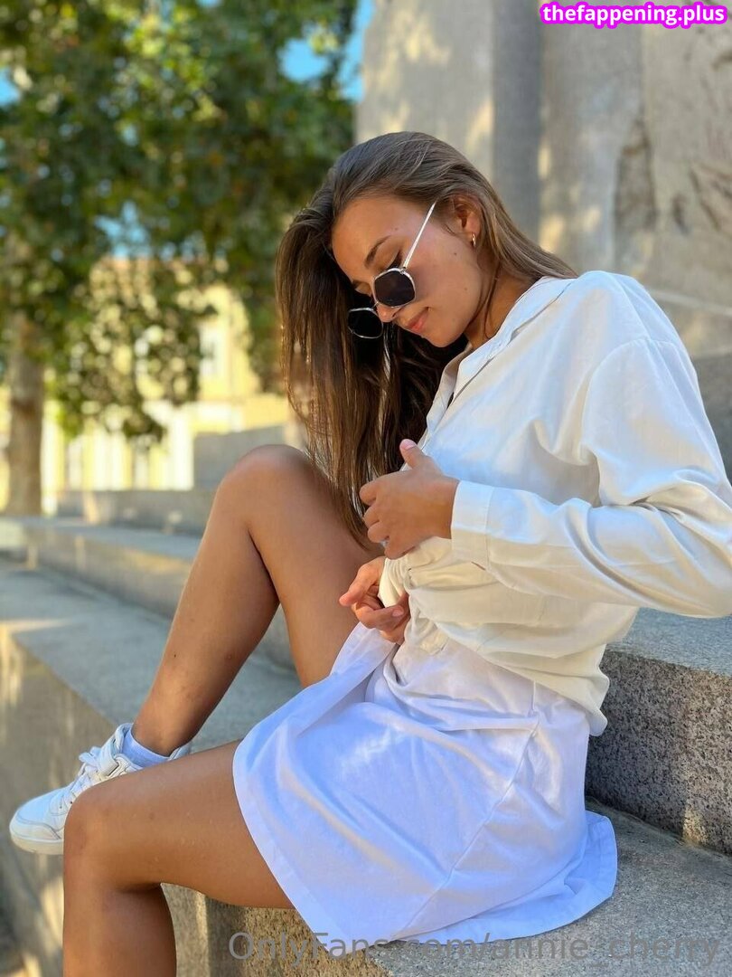 annie_cherryy