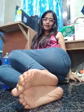 chaarmfeet