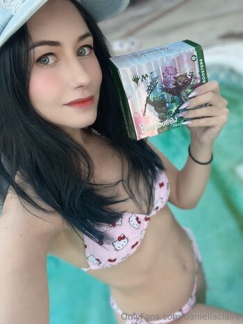 daniellaclaire