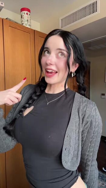 Hotblockchain / Emily Cocea / cryptobaddie1