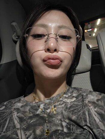 Huh Yunjin 허윤진