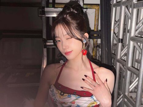 Kazuha Nakamura 中村 一葉 | LESSERAFIM