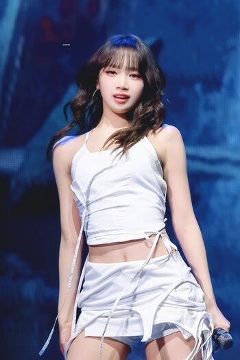 Kim Chaewon