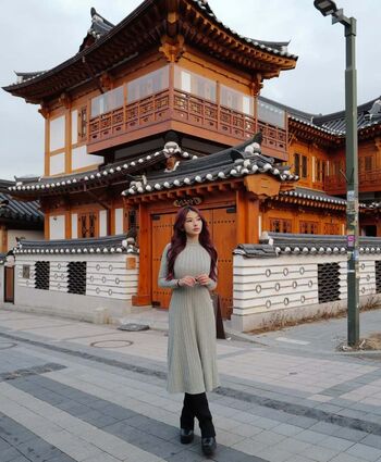 Laurensia Ineke Lrnsiakke ????????