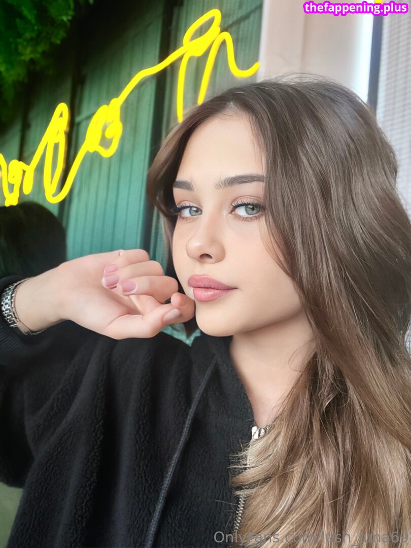 lush_luna69