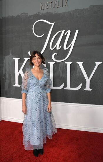 Milana Vayntrub