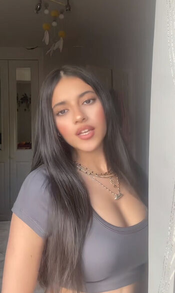 Nika Sandhu