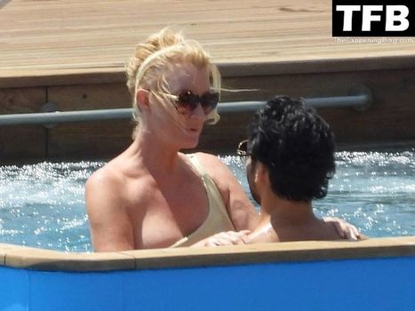 Sandra Lee