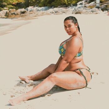 Tabria Majors