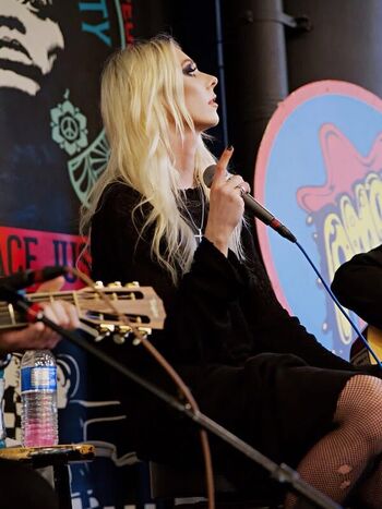 Taylor Momsen