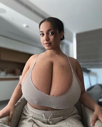 thegirlinred0