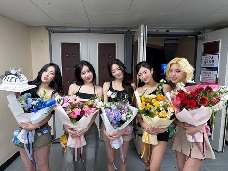 Yeji - ITZY (예지, Hwang Ye-ji)